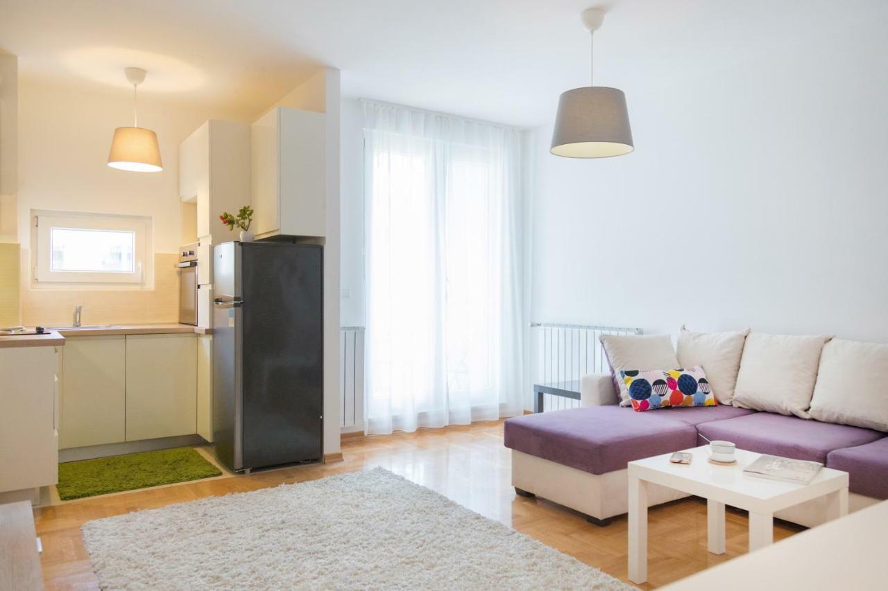 Cute And Sunny Studio In Zagreb With Balcony & Free Parking Buitenkant foto