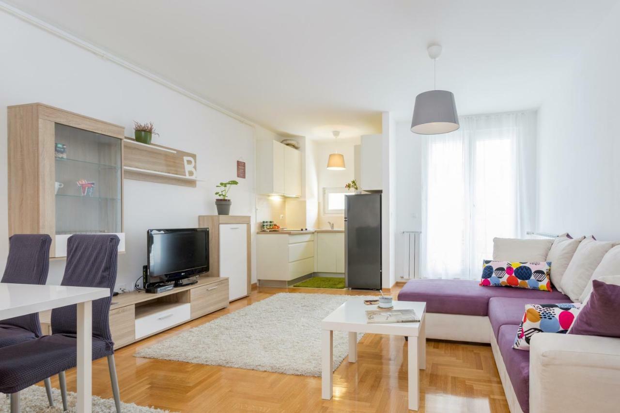 Cute And Sunny Studio In Zagreb With Balcony & Free Parking Buitenkant foto