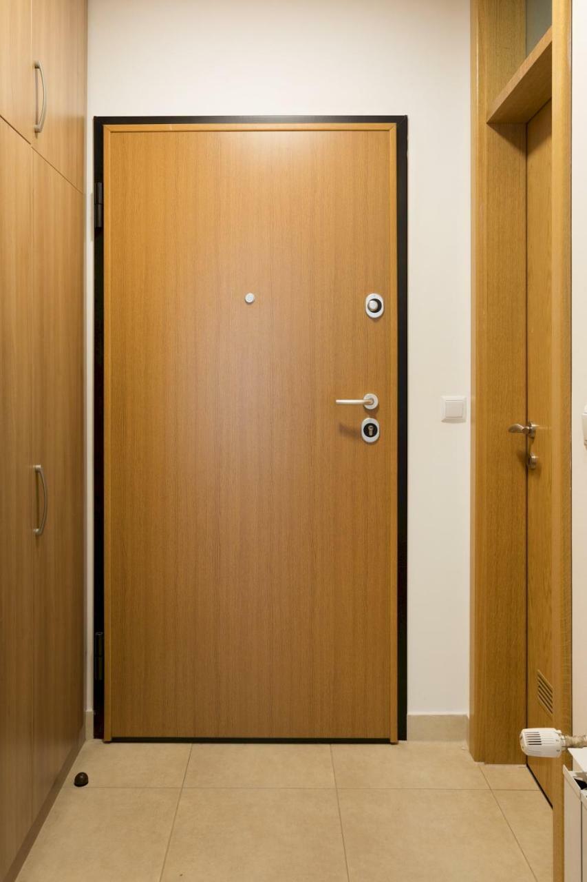Cute And Sunny Studio In Zagreb With Balcony & Free Parking Buitenkant foto