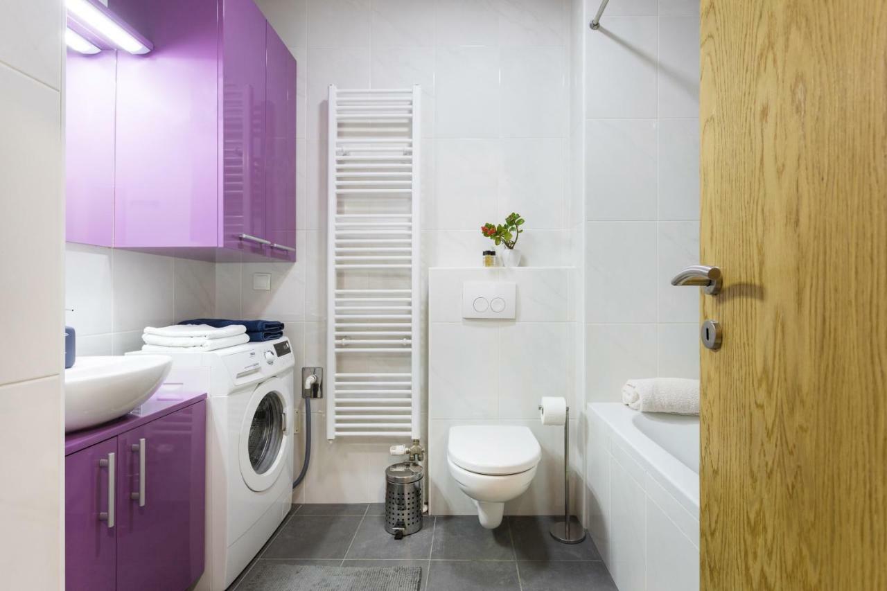 Cute And Sunny Studio In Zagreb With Balcony & Free Parking Buitenkant foto
